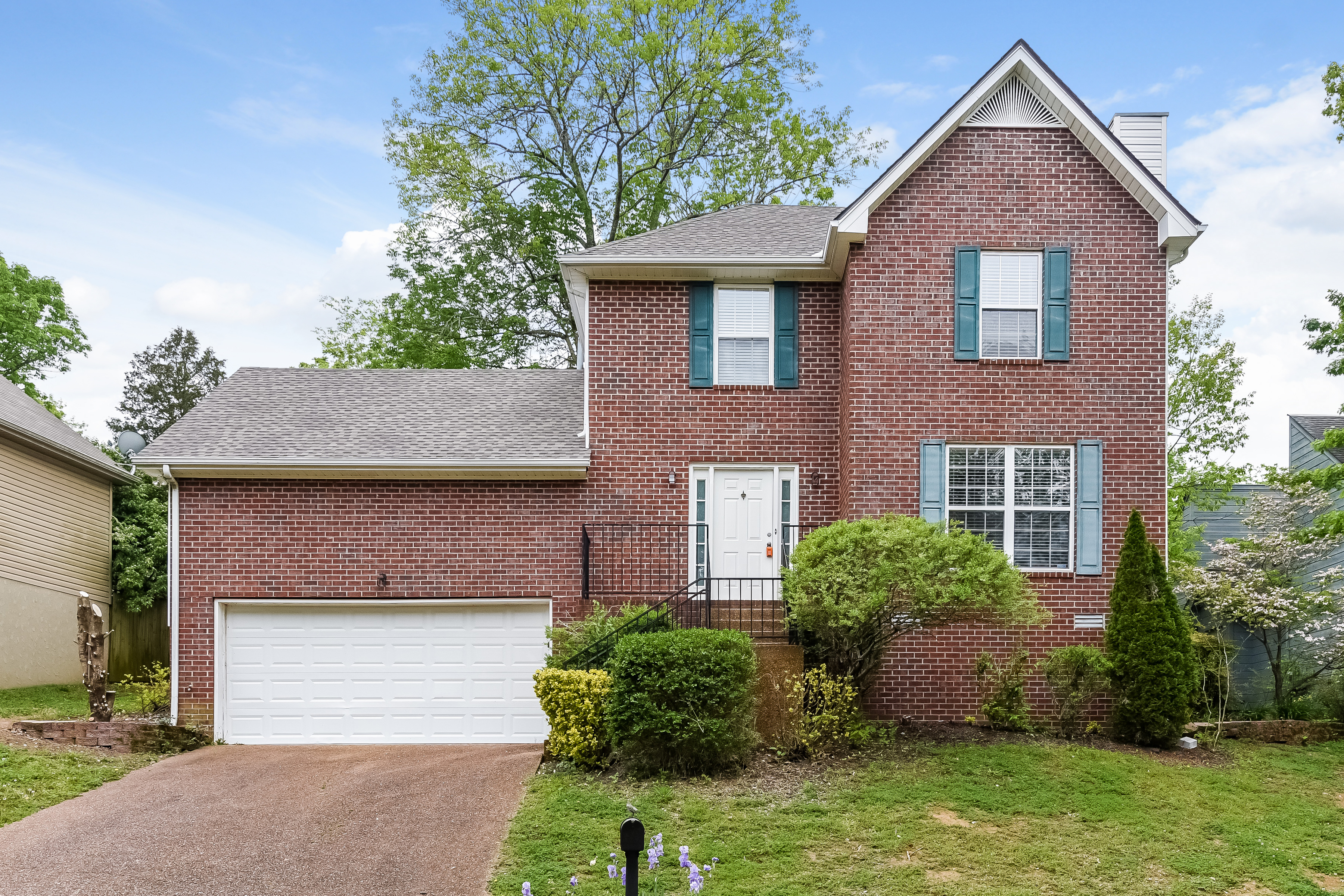 102 Bentree Ct Hendersonville, TN 37075